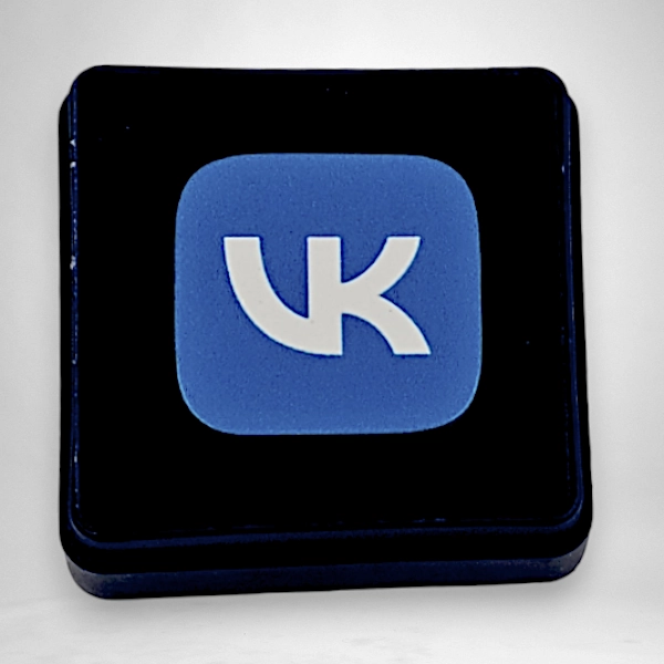 Изготовление значков на заказ для VK