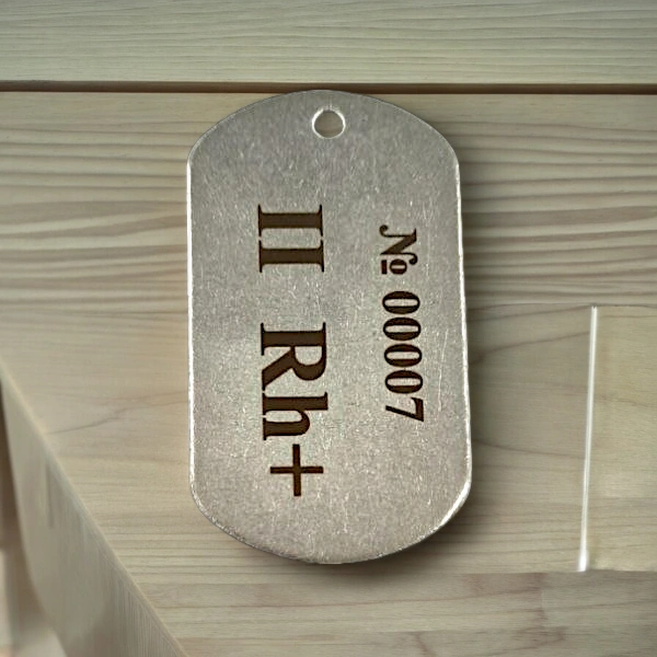 Гравировка на жетонах группы крови