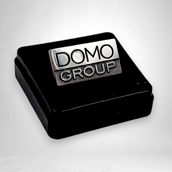 Изготовление металлических значков с выборкой фона