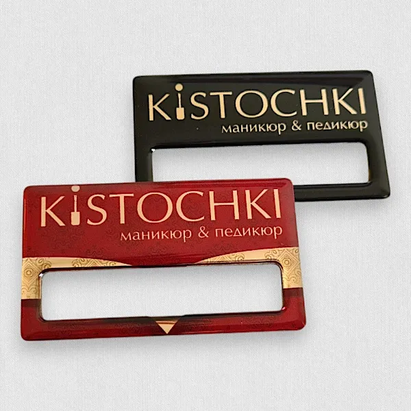 Бейджи с логотипом KISTOCHKI с окном и полимерной заливкой Бейджи с логотипом KISTOCHKI с окном и полимерной заливкой